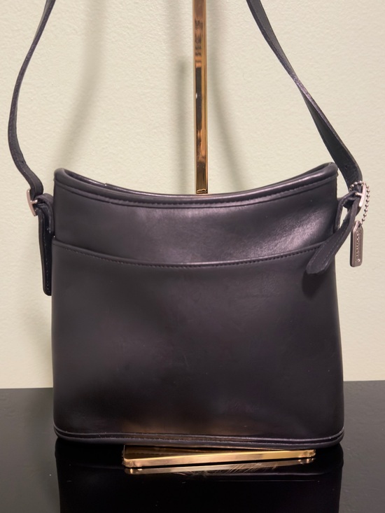 Coach Handbags - 1999 Vintage Coach Mambo 9062 Black leather crossbody/ shoulder bag EUC